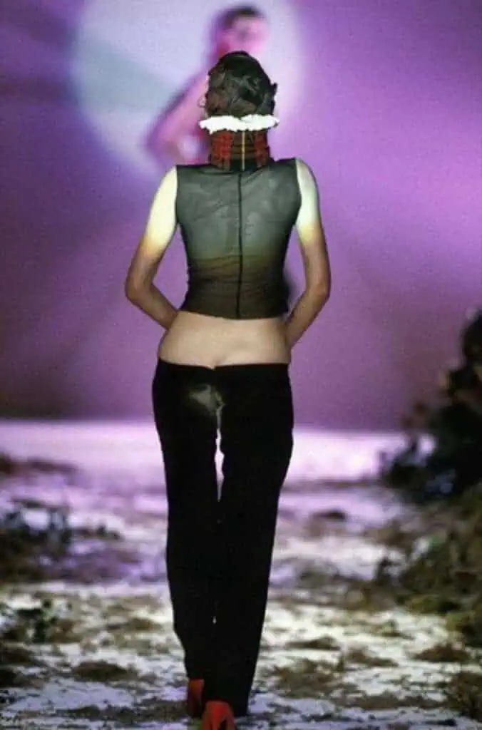 Alexander McQueen SS26, reviewed by The Cold Magazine — look 3