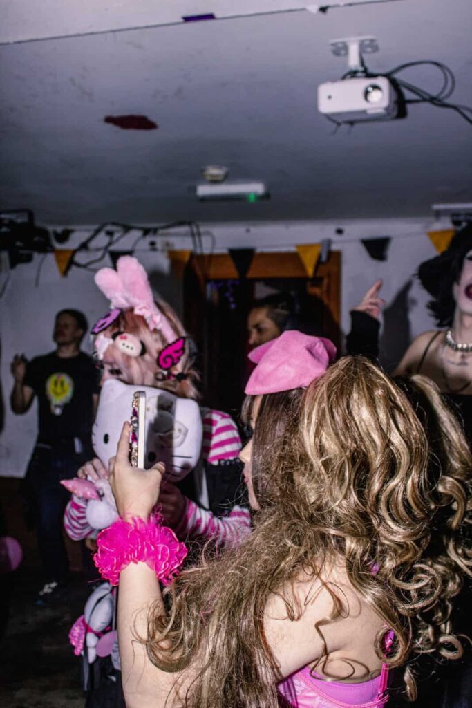 No-phone parties in London, in The Cold Magazine — photo 2