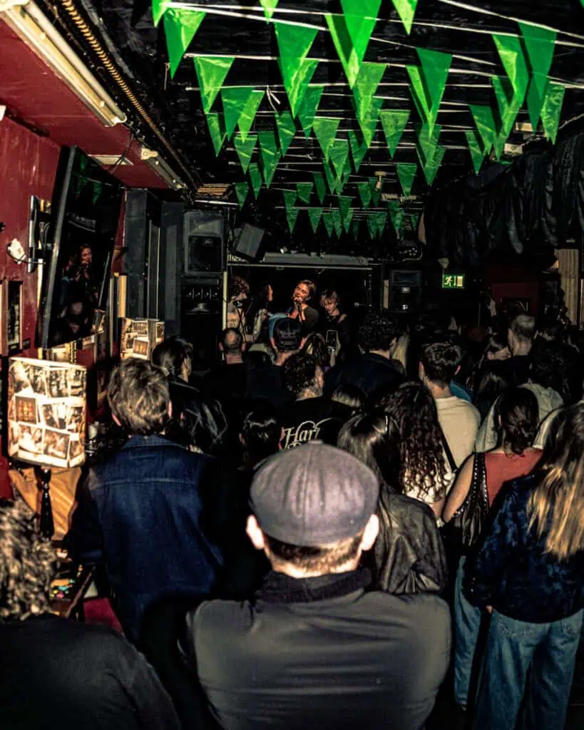 No-phone parties are taking London by storm: here’s where to find one, photo by Lauren Cremer, Georgia (Jubbi) Rose, Alessandro Lombardi, Alexander Ekholm (5 of 5)
