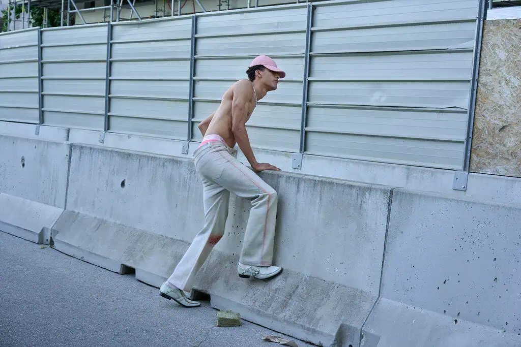 Under the hood, fashion editorial photographed by Lorenzo Venturini (15 of 19)