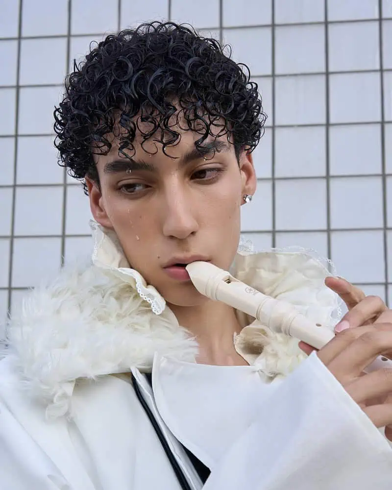 Under the hood, fashion editorial photographed by Lorenzo Venturini (14 of 19)