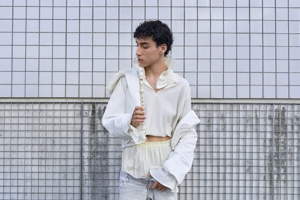 Under the hood, fashion editorial photographed by Lorenzo Venturini (13 of 19)