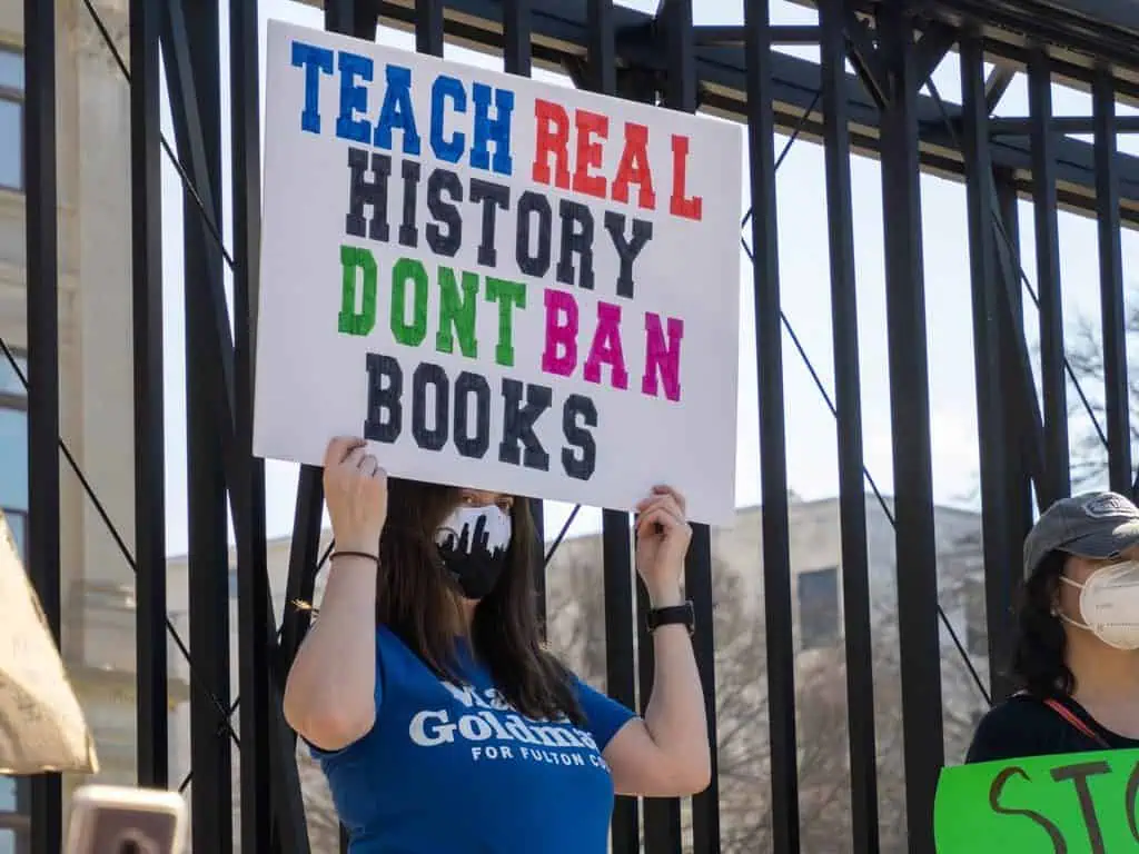 Influencers and book bans, in The Cold Magazine — image 2