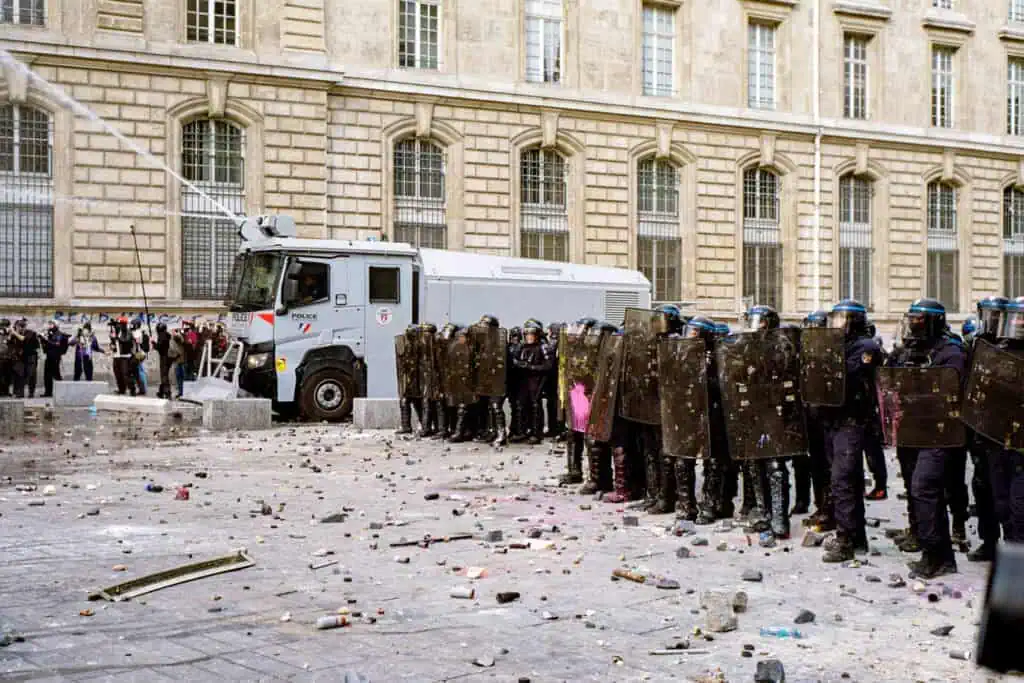 Photos of the Gen Z Protests on the burning streets of Paris, photo by Bram van Dijk (6 of 35)
