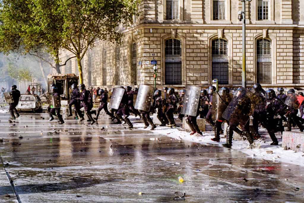 Photos of the Gen Z Protests on the burning streets of Paris, photo by Bram van Dijk (29 of 35)