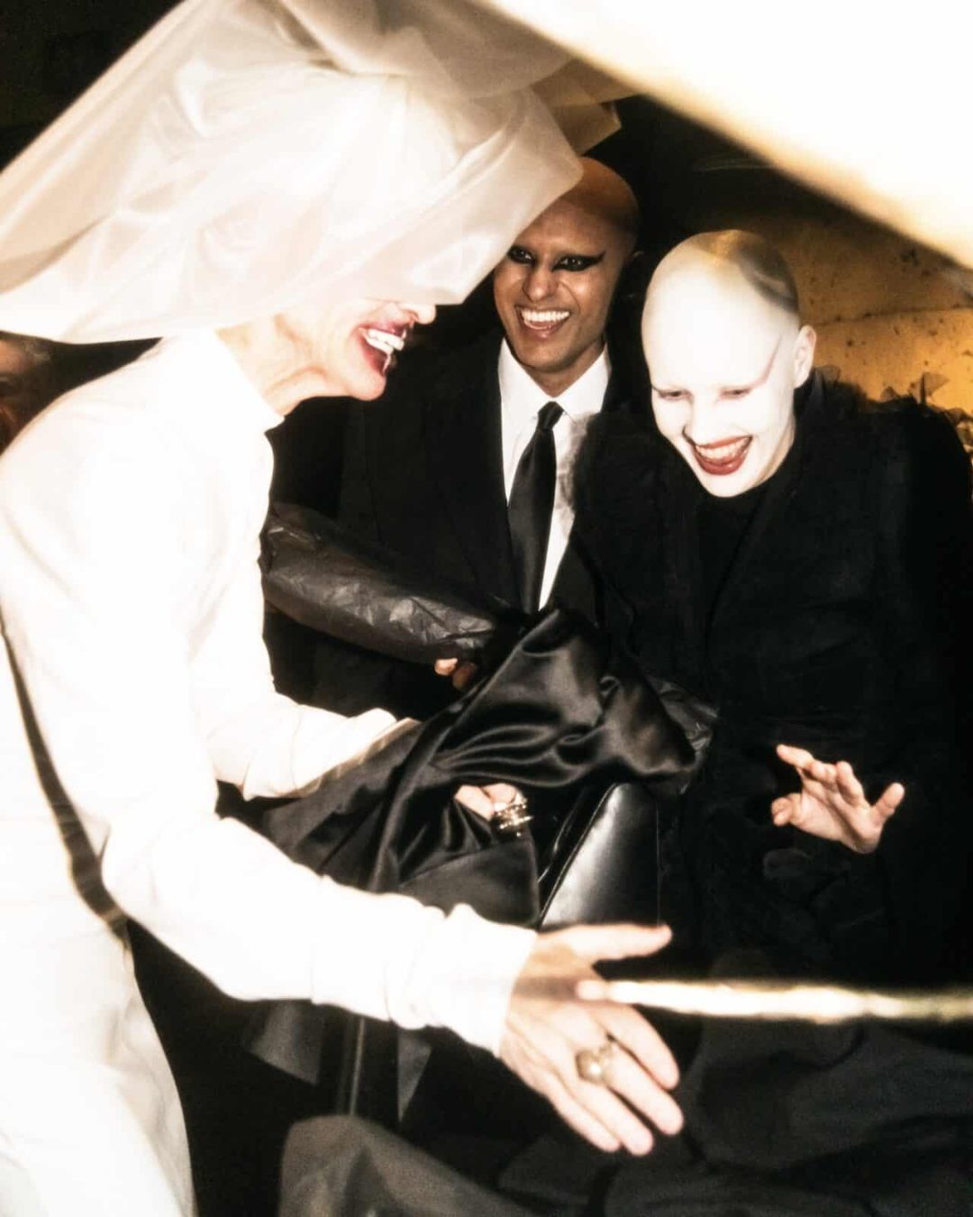 9CAE80D6-0A73-43BD-BB8F-558D59E727F0_1_201_a