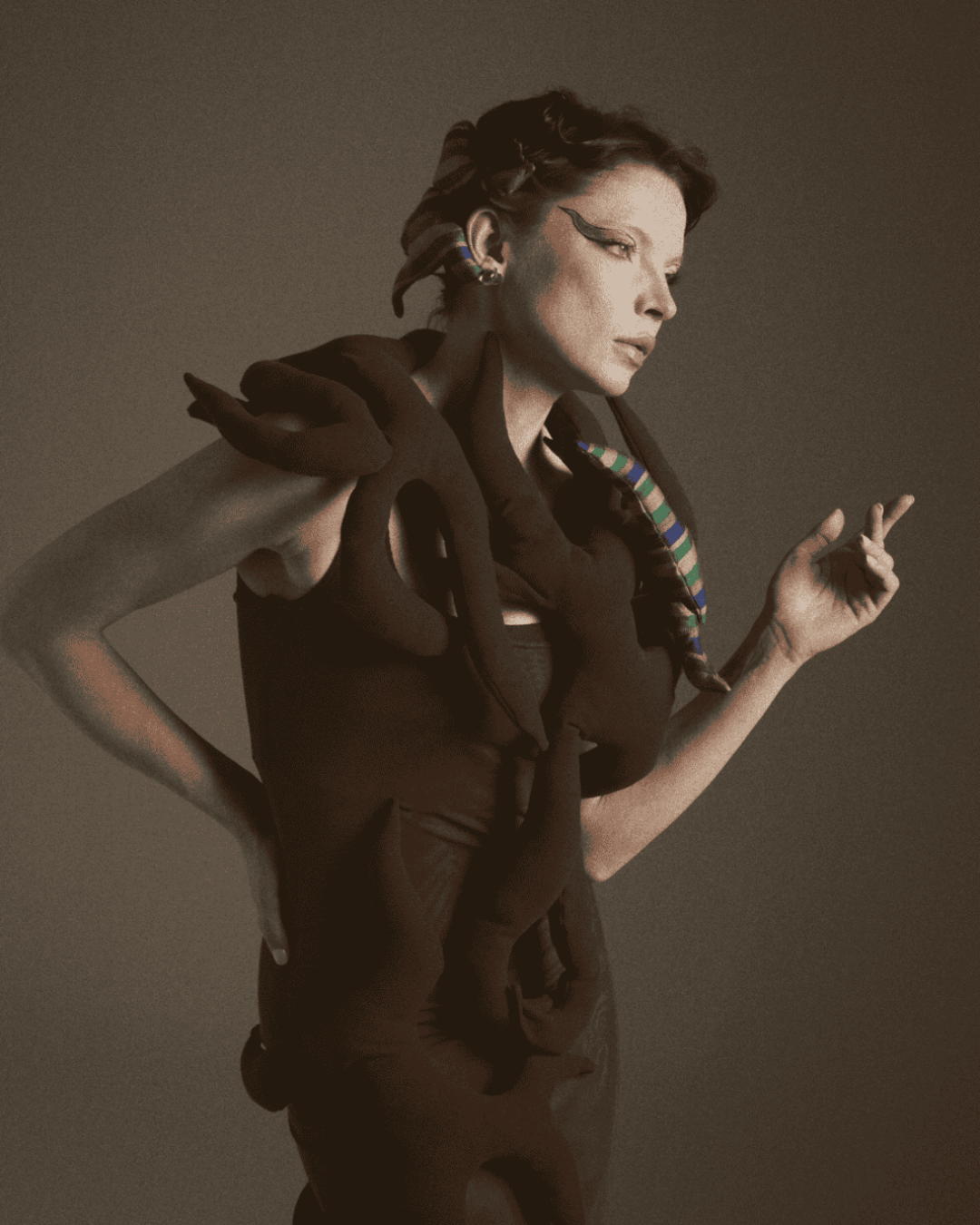 Asal-Sharopova-Almaty-fashion-week10